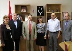 2013-06-28 gruzinų delegaciją priėmė Rokiškio rajono savivaldybės vadovai 2013-06-28 gruzinų delegaciją priėmė Rokiškio rajono savivaldybės vadovai